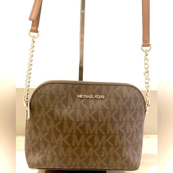 Michael Kors Jet Set Logo Bag - Picture 2 of 8